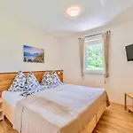 Дом отдыха Ferienhaus1 In Kaernten Am Millstaetter See, 85m2, Grill, 2 Baeder, Ideal Fuer Familien Und Paare Добриах